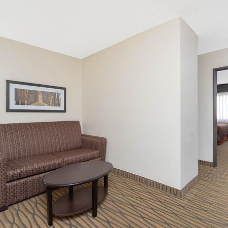 Aspen Hotel Rogers Formerly Americ Inn 외부 사진
