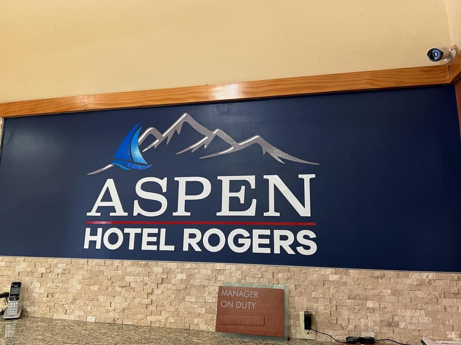 Aspen Hotel Rogers Formerly Americ Inn 외부 사진